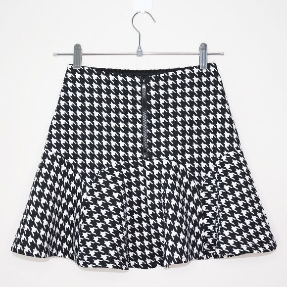 Sugarlips Houndstooth Flare Mini Skirt - Picture 2 of 4
